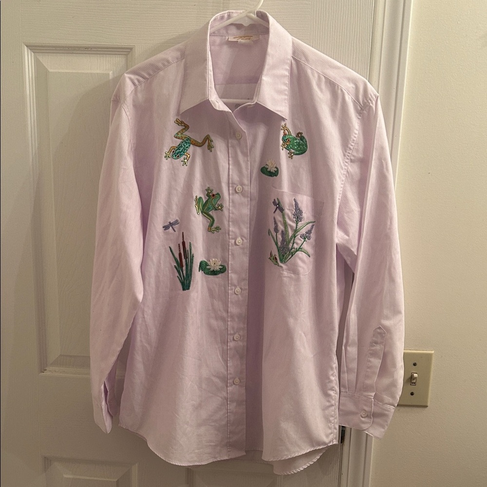 Tia Designs Embroidered Frog Design Button Down Shirt Sz Medium - American Made